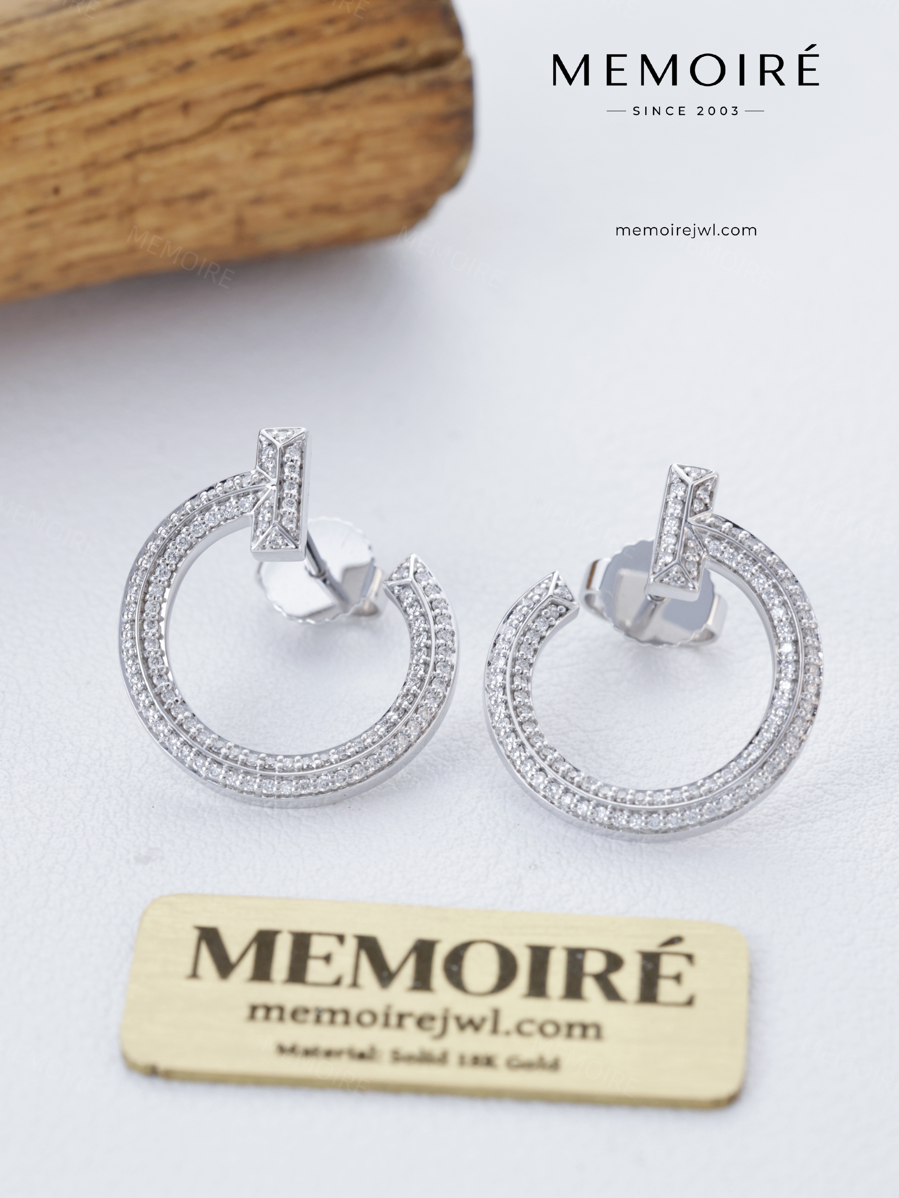 MEMOIRÉ 18K White Gold Pavé Diamond T1 Earrings